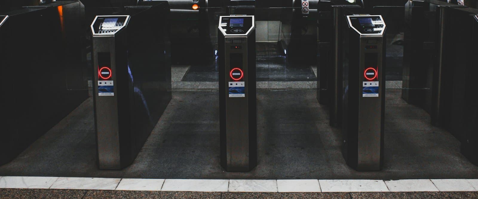 Foto — objectbeveiliger bij toegangscontrole